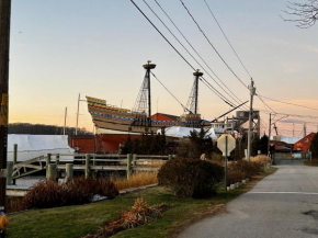Historic Seaside 4BR 2BA Mystic Getaway, Walk To Seaport